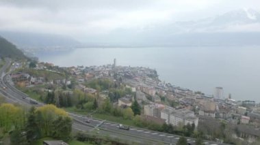 Montreux şehrinin hava manzarası - İHA 'nın hava manzarası