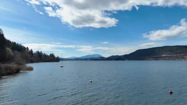 ทะเลสาบท อเส Woerthersee ในออสเตร มมองทางอากาศ การถ ายภาพการเด นทาง — วีดีโอสต็อก