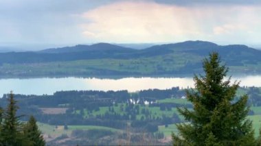 Alman Allgau 'sunda Stadt Fuessen ve Forggensee Gölü - seyahat fotoğrafçılığı