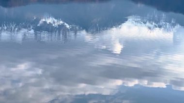 Alman Allgau 'sunda Hopfensee Gölü berrak - seyahat fotoğrafçılığı