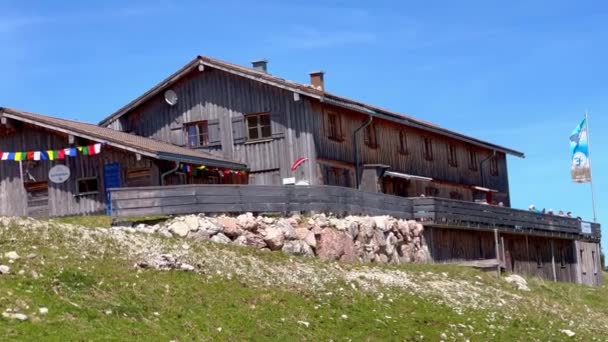 Cabana Alpina Bonita Nas Montanhas Região Allgau Alemanha Maio 2023 — Vídeo de Stock
