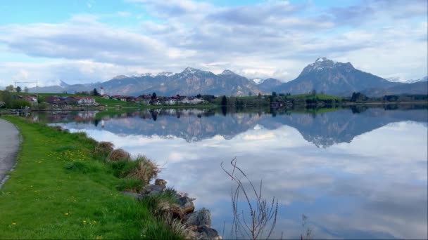 Křišťálově Čisté Jezero Hopfensee Německém Allgau Cestovní Fotografie — Stock video