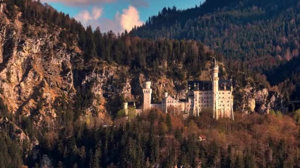 Υπέροχο Κάστρο Neuschwanstein Στη Γερμανία Ηλιοβασίλεμα Καταπληκτικό Drone Photography — Αρχείο Βίντεο