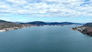 Avusturya 'daki Woerthersee Gölü - hava manzarası - seyahat fotoğrafçılığı