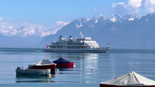 Κρουαζιερόπλοιο Στη Λίμνη Leman Στη Λωζάνη Lausanne Ελβετια Ευρωπη Απριλίου — Αρχείο Βίντεο