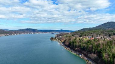Avusturya 'daki Woerthersee Gölü - hava manzarası - seyahat fotoğrafçılığı