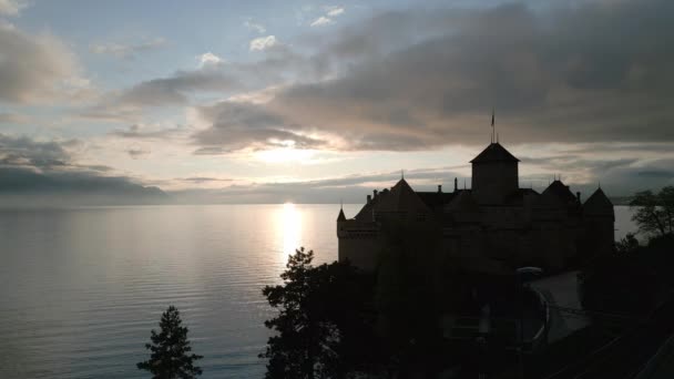 Montreux Silhouette Castle Chillon Naplementekor Légi Felvétel Drónnal — Stock videók