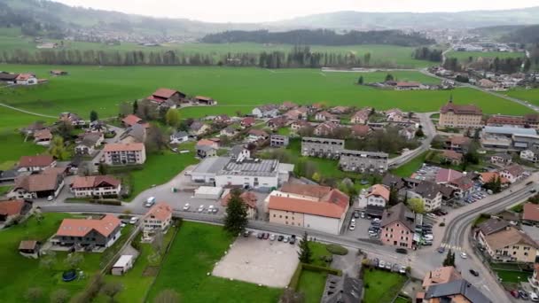 Χωριό Gruyere Στην Ελβετία Εναέρια Προβολή Drone — Αρχείο Βίντεο