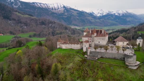 Słynny Zamek Gruyere Szwajcarii Zwany Także Schloss Greyerz Widok Lotu — Wideo stockowe
