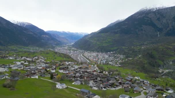 Cidade Brig Glis Suíça Vista Aérea Por Drone — Vídeo de Stock