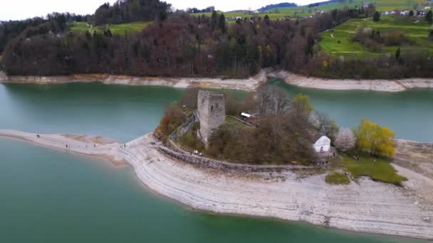 Λίμνη Gruyere Στην Ελβετία Εναέρια Άποψη Από Drone — Αρχείο Βίντεο