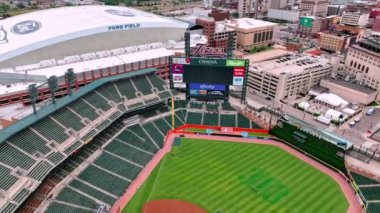 Detroit Comerica Park Beyzbol Stadyumu üzerinden uçuş - DETROIT, MICHIGAN - 11 Haziran 2023