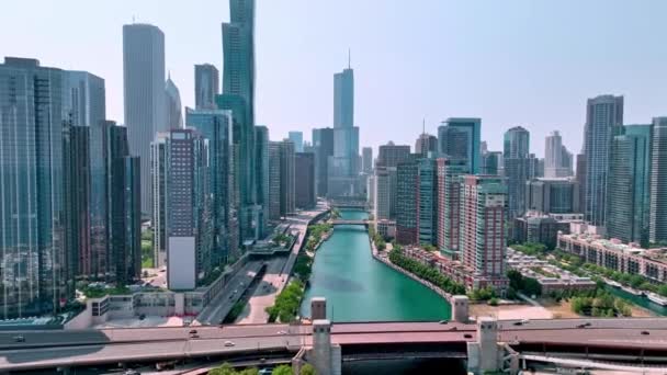 Chicago River Downtown Airport View City Chicago Illoois Iune 2023 — стоковое видео