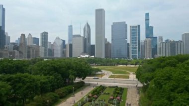 Chicago şehir merkezi gökdelenleri yukarıdan - Chicago, ILLINOIS - Haziran 06, 2023