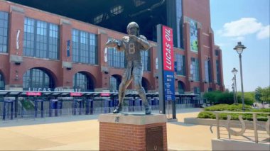 Indianapolis 'teki Lucas Petrol Stadyumu' ndaki heykel - INDIANAPOLIS, ABD - Haziran 05, 2023