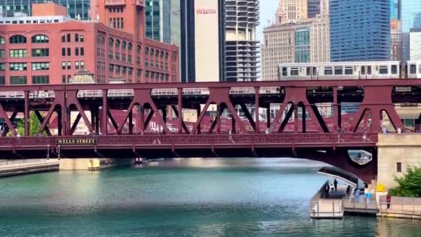 穿越芝加哥河的地铁 美国芝加哥 2023年6月6日 — 图库视频影像