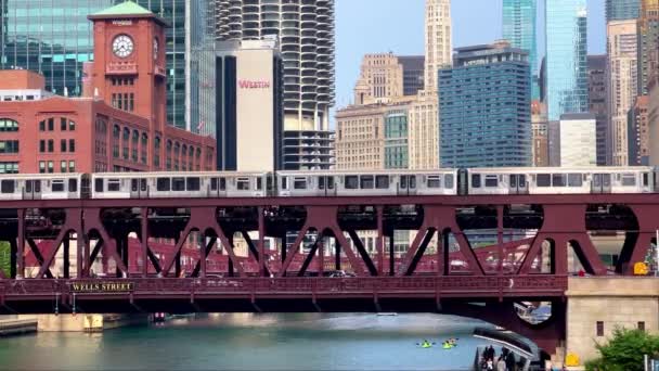 Міст Уеллс Стріт Разом Поїздом Метро Чікаго Через Річку Чикаго — стокове відео