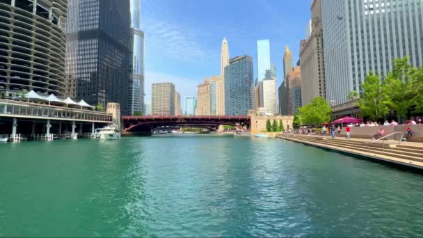 Chicago Riverwalk Downtown Chicago Usa Iune 2023 — стоковое видео