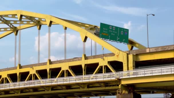 Žluté Mosty Pittsburghu Usa Cestovní Fotografie — Stock video