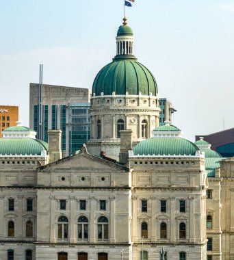 Indianapolis 'teki Indiana Eyalet Başkenti - Hava Görüşü - INDIANAPOLIS, Birleşik Devletler - Haziran 08, 2023