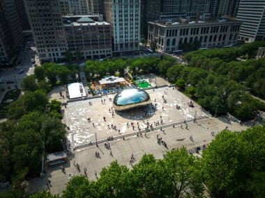 Millennium Park Chicago Bulut Kapısı - Chicago, Birleşik Devletler - Haziran 06, 2023