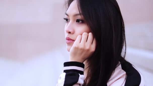 Asian Girl Pretty Face Sitting Steps City Close Shot People — Stock Video