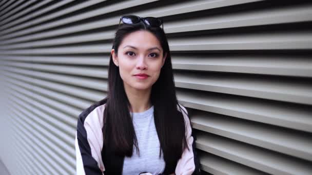 Menina Asiática Bonita Posando Para Câmera Fotografia Pessoas — Vídeo de Stock