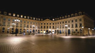 Gece Paris 'te inanılmaz ve lüks Vendome Meydanı PARIS, FRANCE 4 Eylül 2023