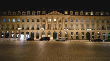 Gece Paris 'te inanılmaz ve lüks Vendome Meydanı PARIS, FRANCE 4 Eylül 2023