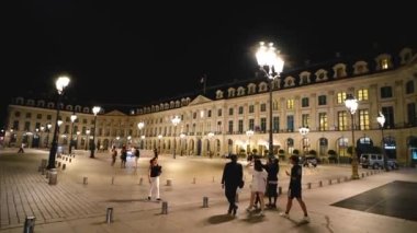 Gece Paris 'te inanılmaz ve lüks Vendome Meydanı PARIS, FRANCE 4 Eylül 2023