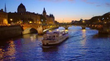 Paris gece harika akşam manzarası - seyahat fotoğrafçılığı