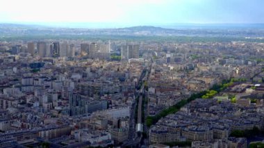 Paris şehri yukarıdan bakıldığında - havadan bakıldığında - PARIS, FRANCE - Eylül 04, 2023