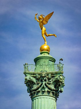 Paris 'teki Bastille Meydanı' ndaki Sütun - Paris 'te seyahat fotoğrafçılığı