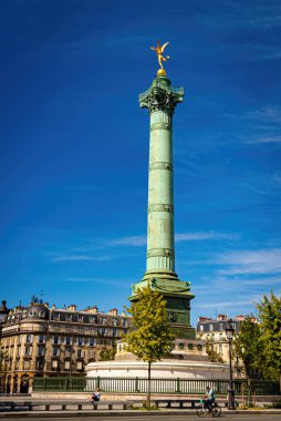 Güneşli bir günde Paris 'te Bastille Meydanı - Paris' te seyahat fotoğrafçılığı