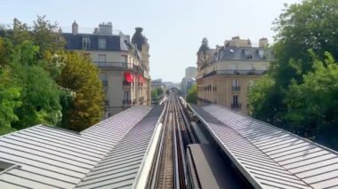 Paris 'teki metro istasyonu PARIS, FRANCE 05 Eylül 2023