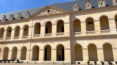 Paris 'teki Ordu Müzesi - PARIS, FRANCE - 4 Eylül 2023