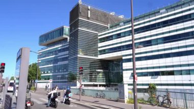 Paris 'teki Fransa TV yayın istasyonu - PARIS, FRANCE - 4 Eylül 2023