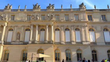 Paris 'teki Versailles Şatosu - PARIS, FRANCE - Eylül 05, 2023