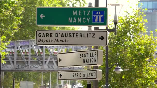 Направление Знаки Париже Париж Франция Сентября 2023 — стоковое видео