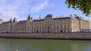 Paris Şehir Sarayı, Palais-de-la-cite with Justice Palace - PARIS, FRANCE - SEPTEMBER 04, 2023