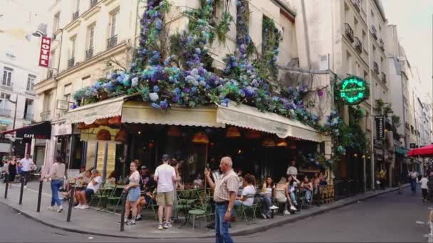 Kleine Straatcafés Restaurants Parijs Saint Germain Parijs Frankrijk September 2023 — Stockvideo