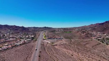 Nevada 'daki Mead Gölü' nün yukarısından kuru çöl arazisi. Hava fotoğrafçılığı.