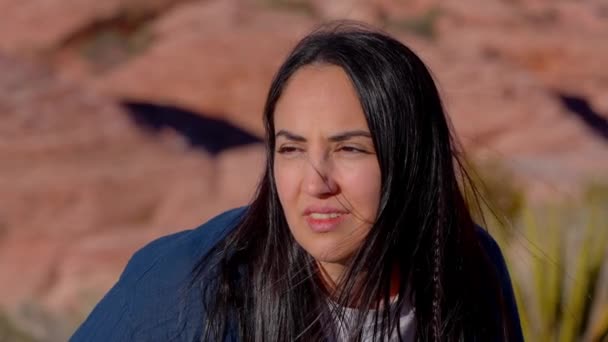 Tânără Nativă Americană Deșertul Nevada Fotografie Călătorie — Videoclip de stoc