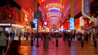 Las Vegas 'taki Tipik Neon İşaretleri - LAS VEGAS, ABD - 31 Ekim 2023