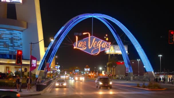 Neonově Osvětlené Ulice Las Vegas Fremont Strip Pulzují Energií Hazardu — Stock video
