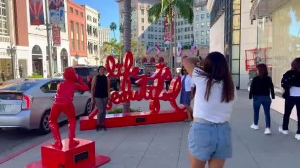 Life Beautiful Writing Rodeo Drive Beverly Hills Los Angeles Usa — Stock Video