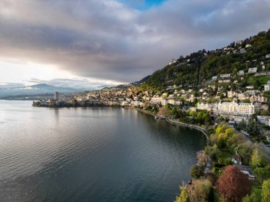 Gün batımında güzel Montreux Riviera - seyahat fotoğrafçılığı