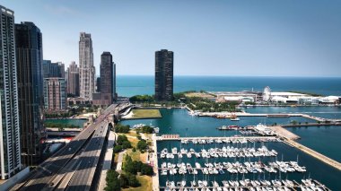 Chicago marinası - Hava Aracı Fotoğrafçılığı - Chicago, IlLINOIS - Haziran 06, 2023