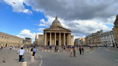 Paris 'teki Pantheon Meydanı - PARIS, FRANCE - Eylül 05, 2023