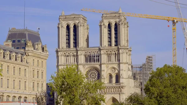 Paris 'teki Notre-Dame Katedrali - PARIS, FRANCE - 4 Eylül 2023